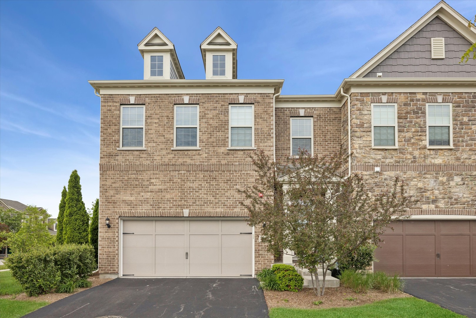 402 Highcroft Way
