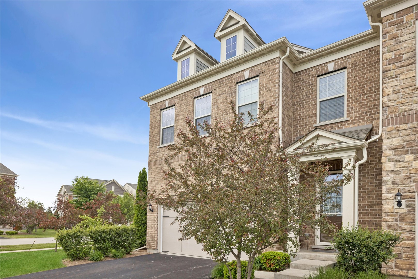 402 Highcroft Way