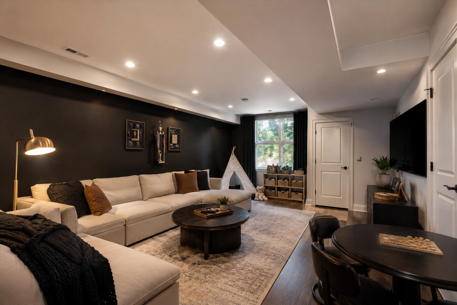 2107 W Erie Street