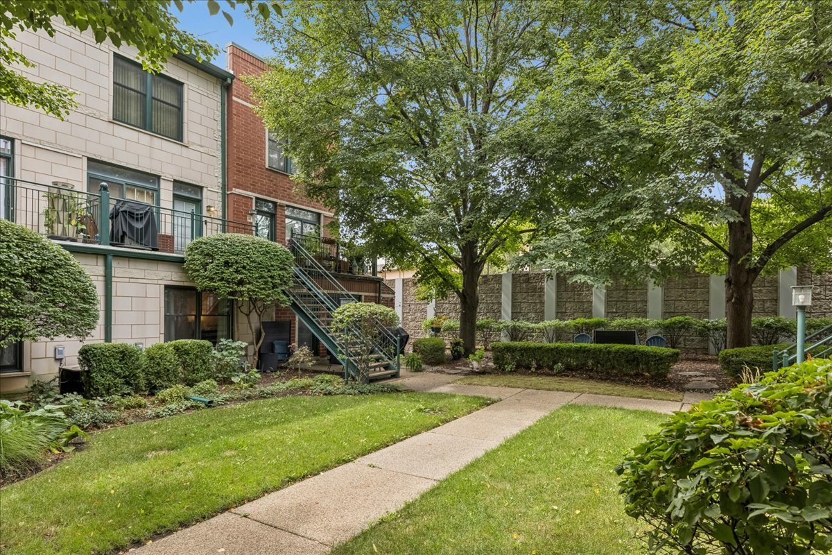 1812 S Clark Street Unit: 13