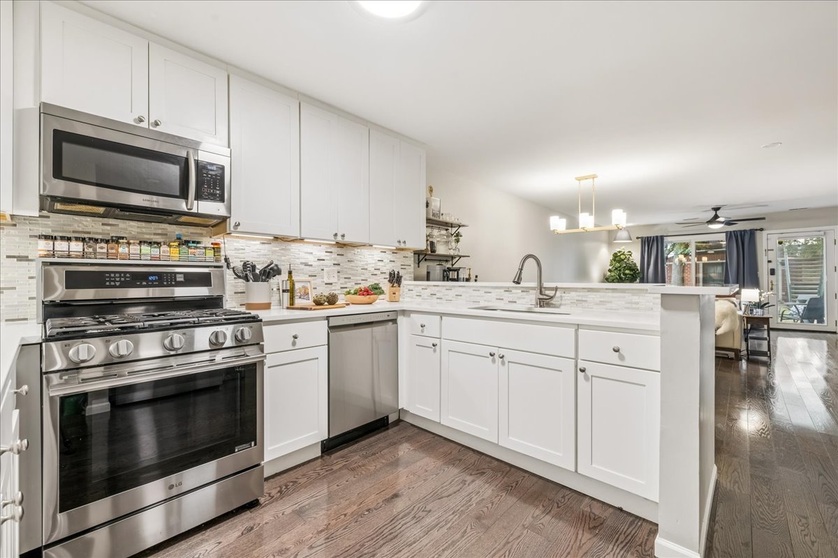 1812 S Clark Street Unit: 13