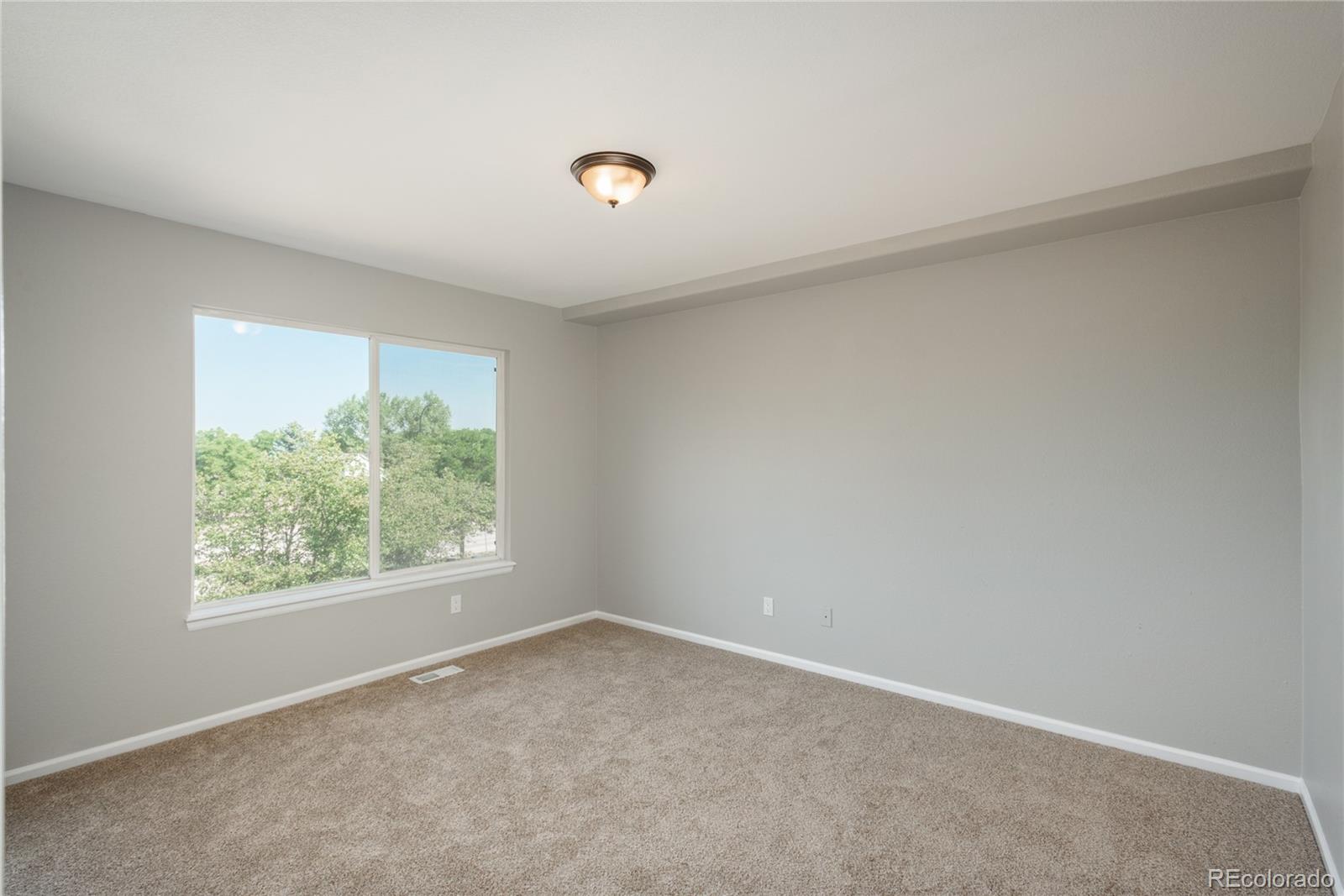 1539 Laurenwood Way