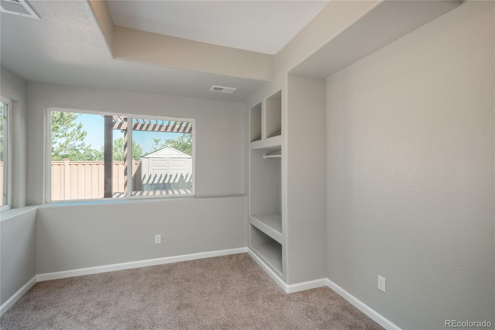 1539 Laurenwood Way
