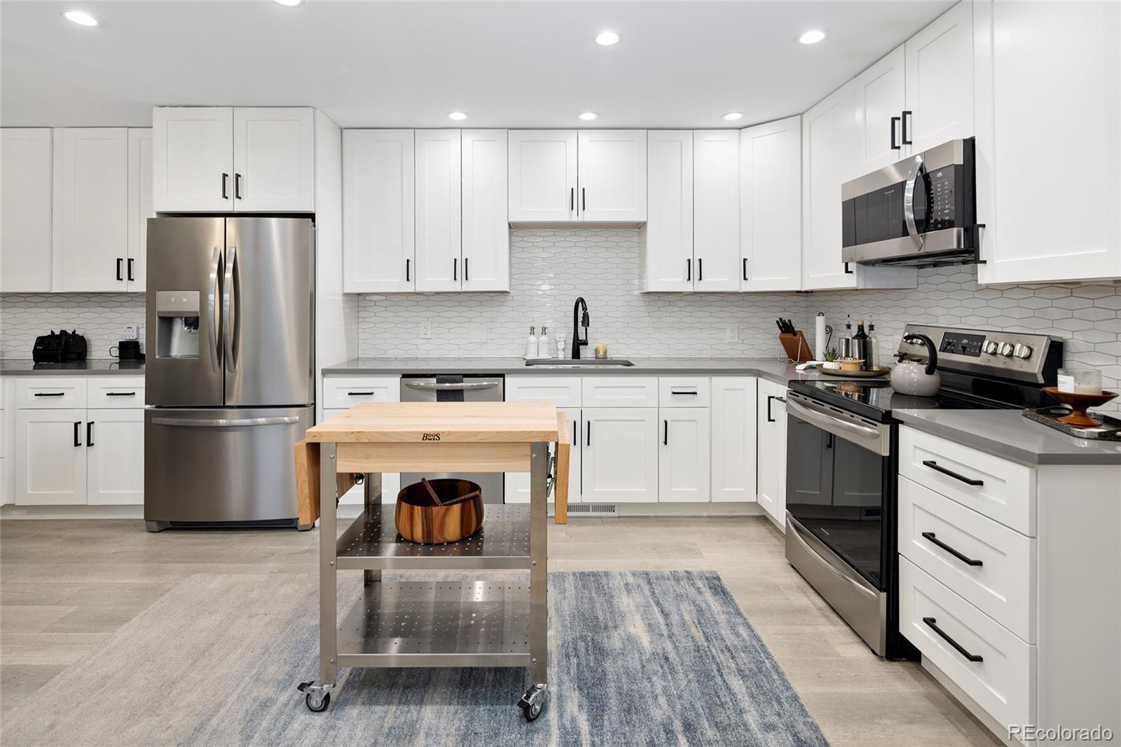 6000 W Mansfield Avenue Unit: 15