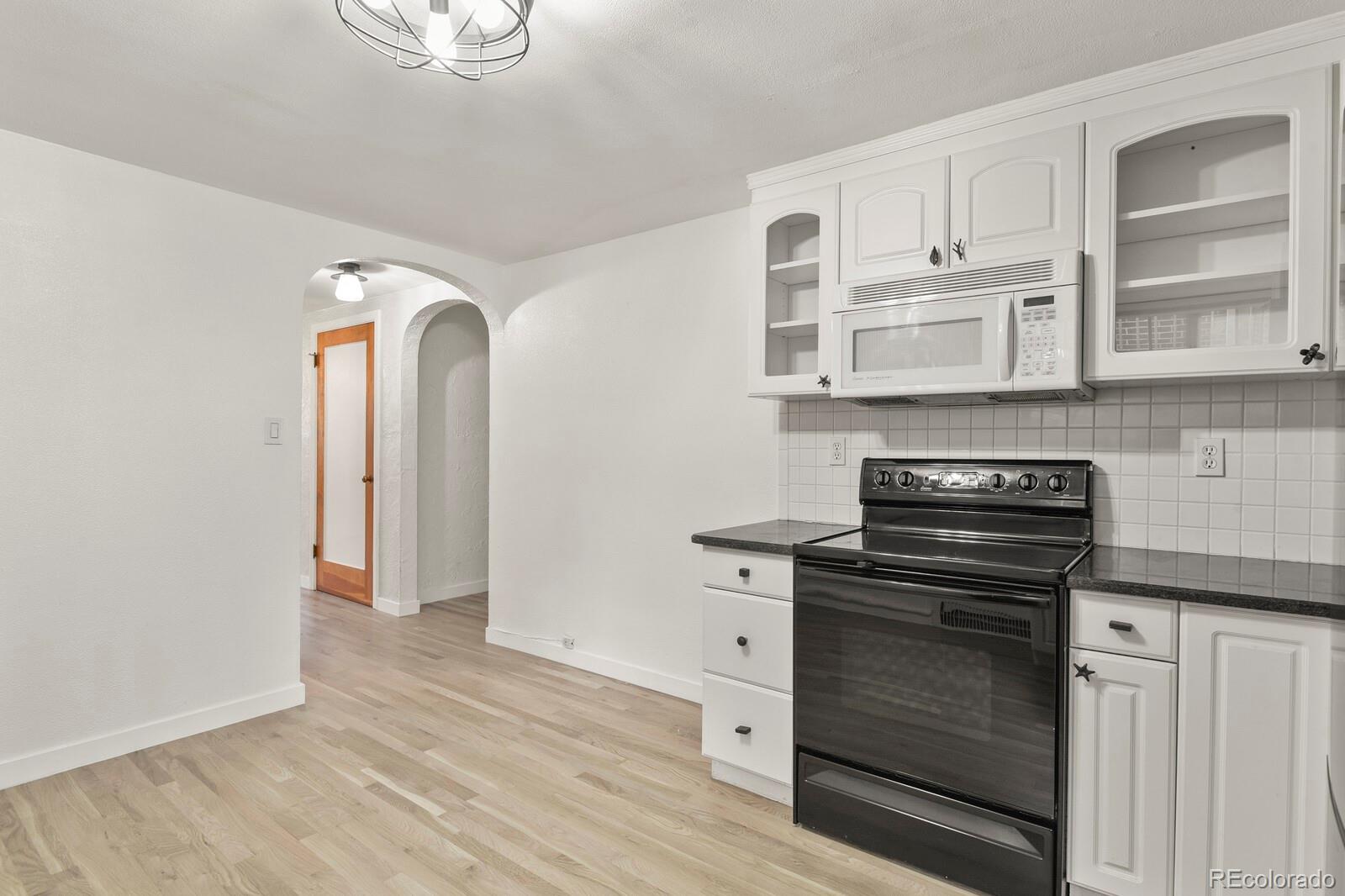 485 S Logan Street Unit: 11