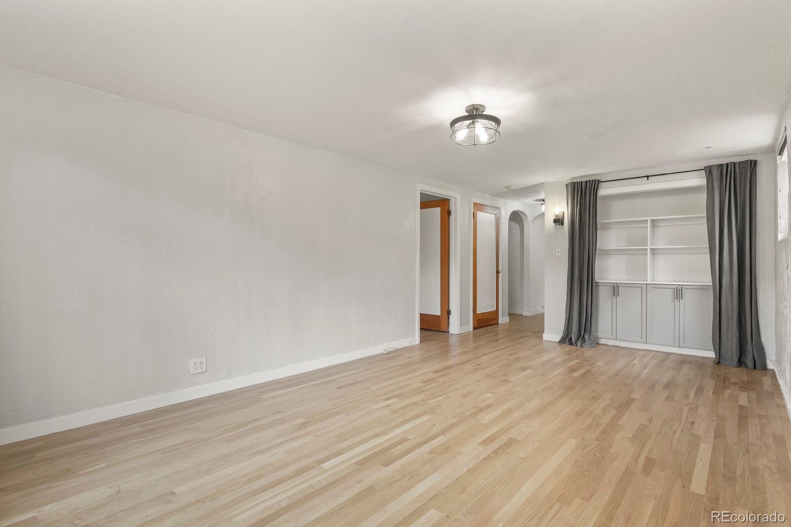 485 S Logan Street Unit: 11