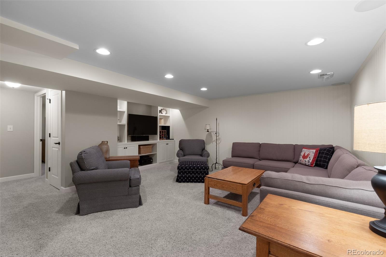 3047 S Holly Place