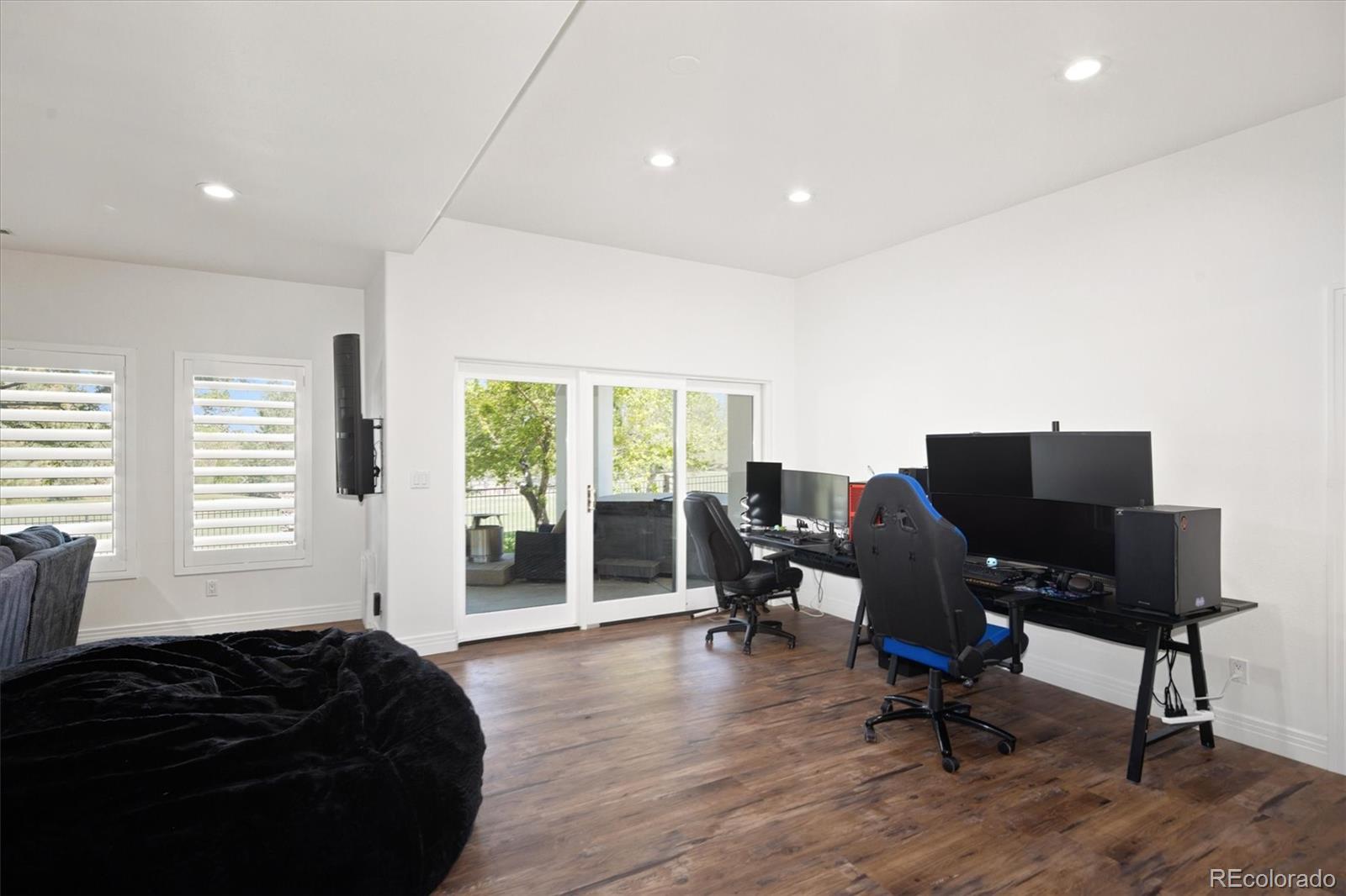10008 Oak Tree Court