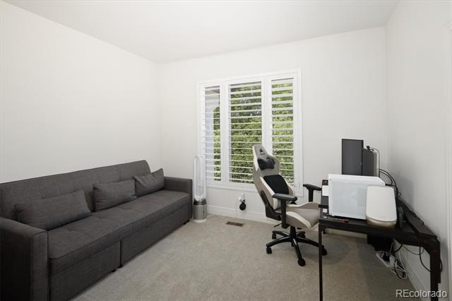 10008 Oak Tree Court