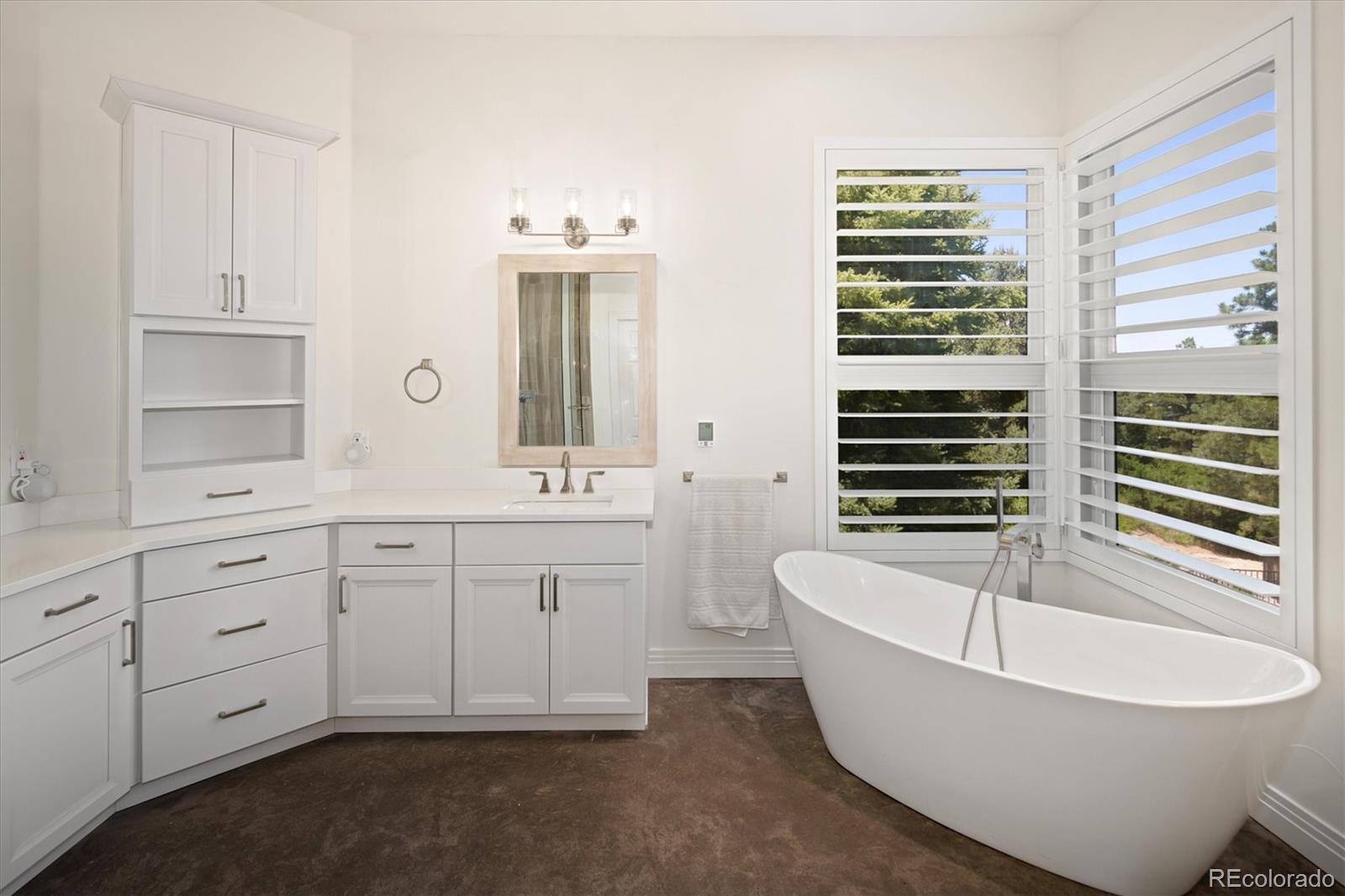 10008 Oak Tree Court