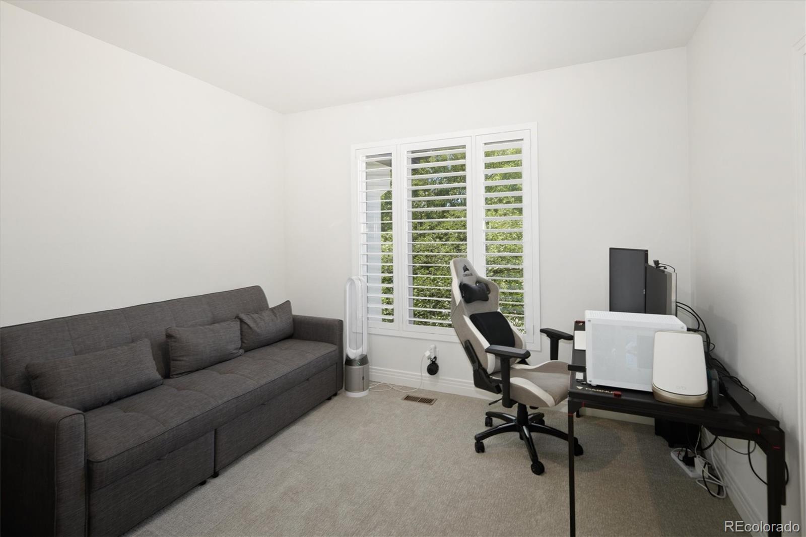 10008 Oak Tree Court