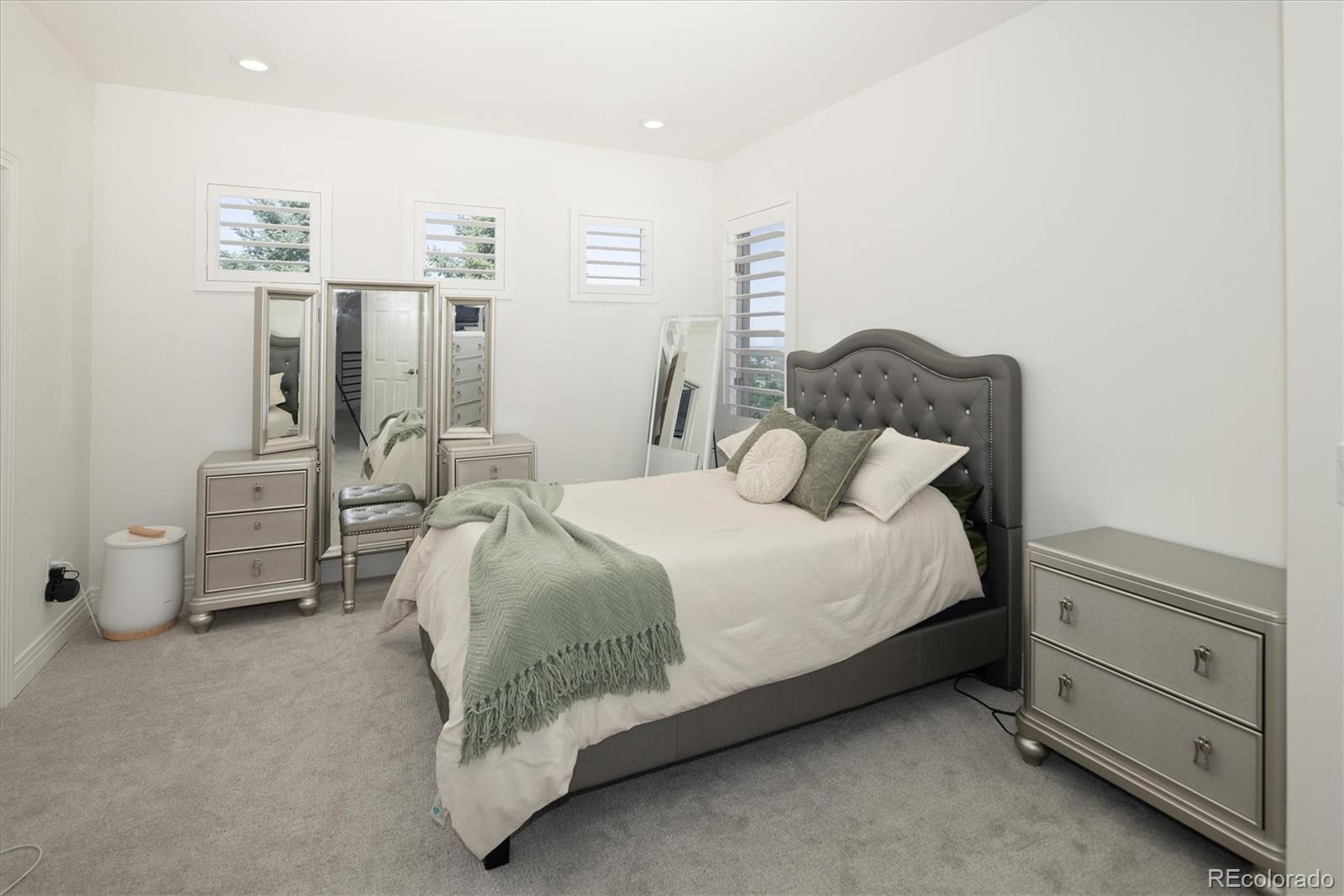 10008 Oak Tree Court