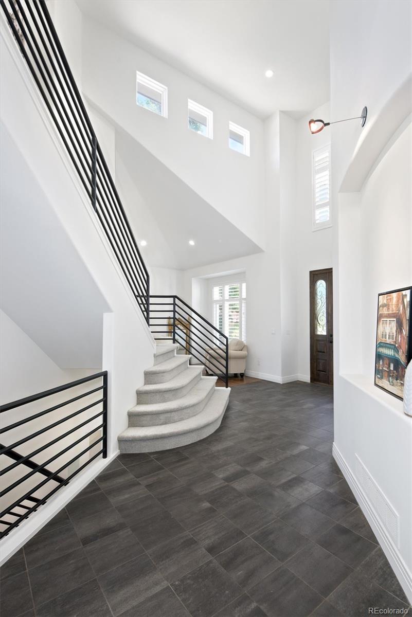10008 Oak Tree Court