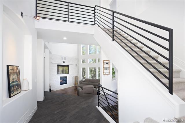 10008 Oak Tree Court