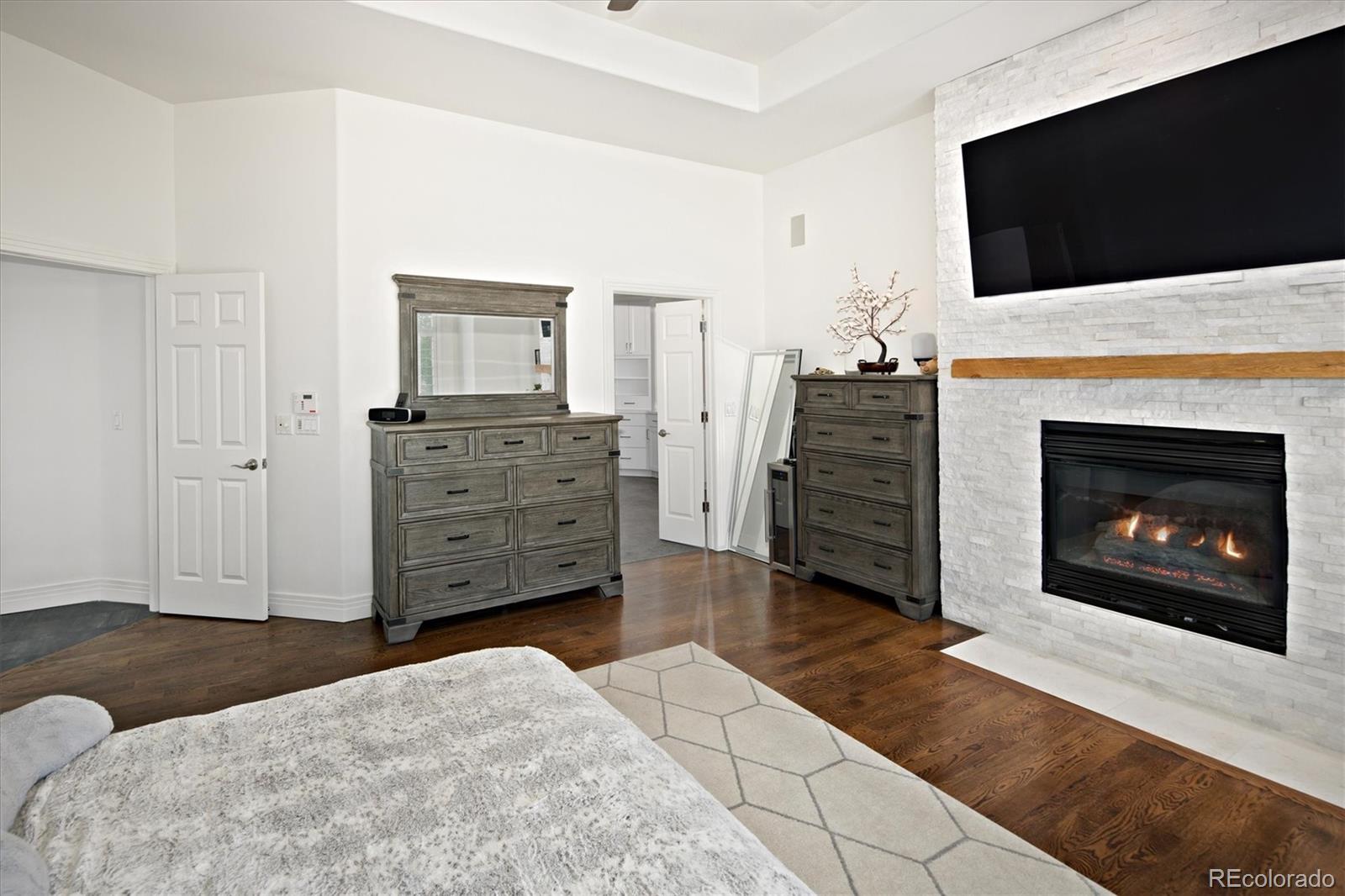 10008 Oak Tree Court