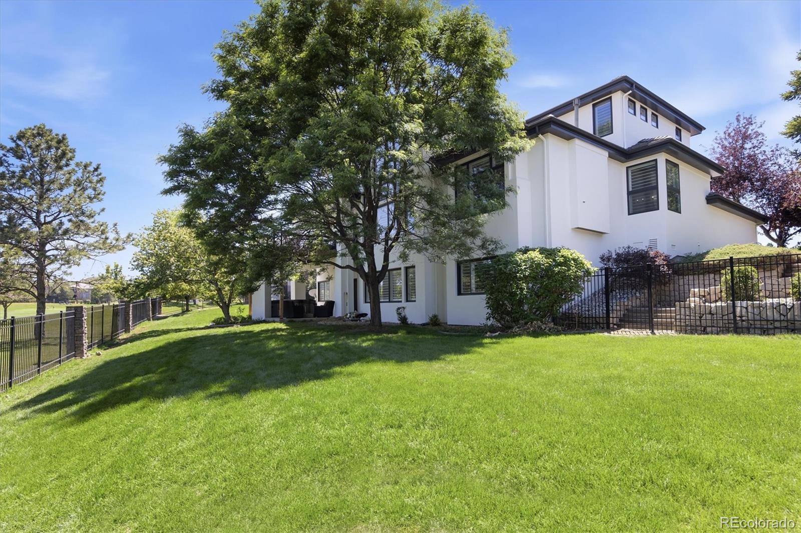 10008 Oak Tree Court