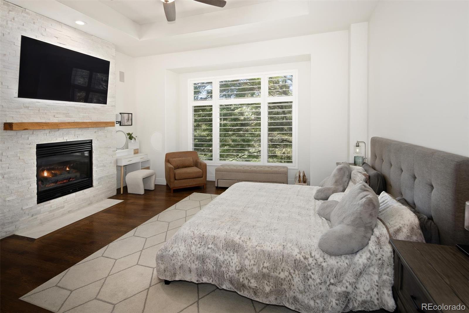10008 Oak Tree Court