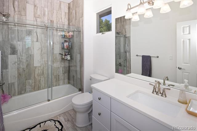 10008 Oak Tree Court