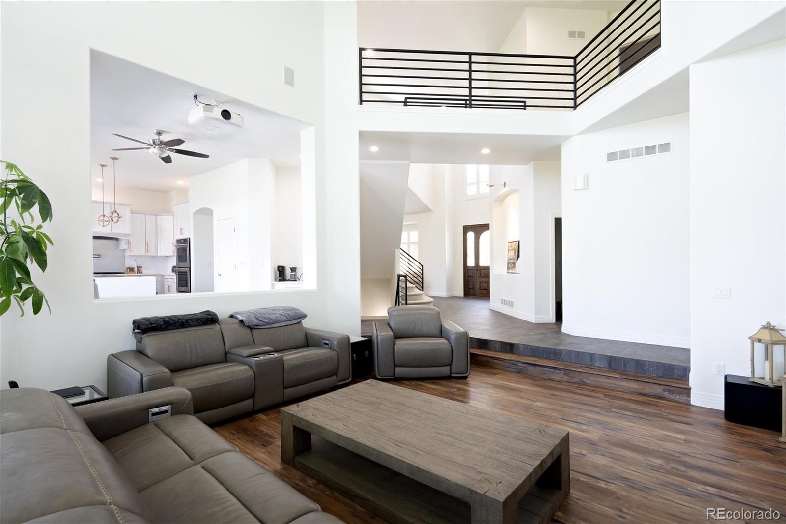 10008 Oak Tree Court