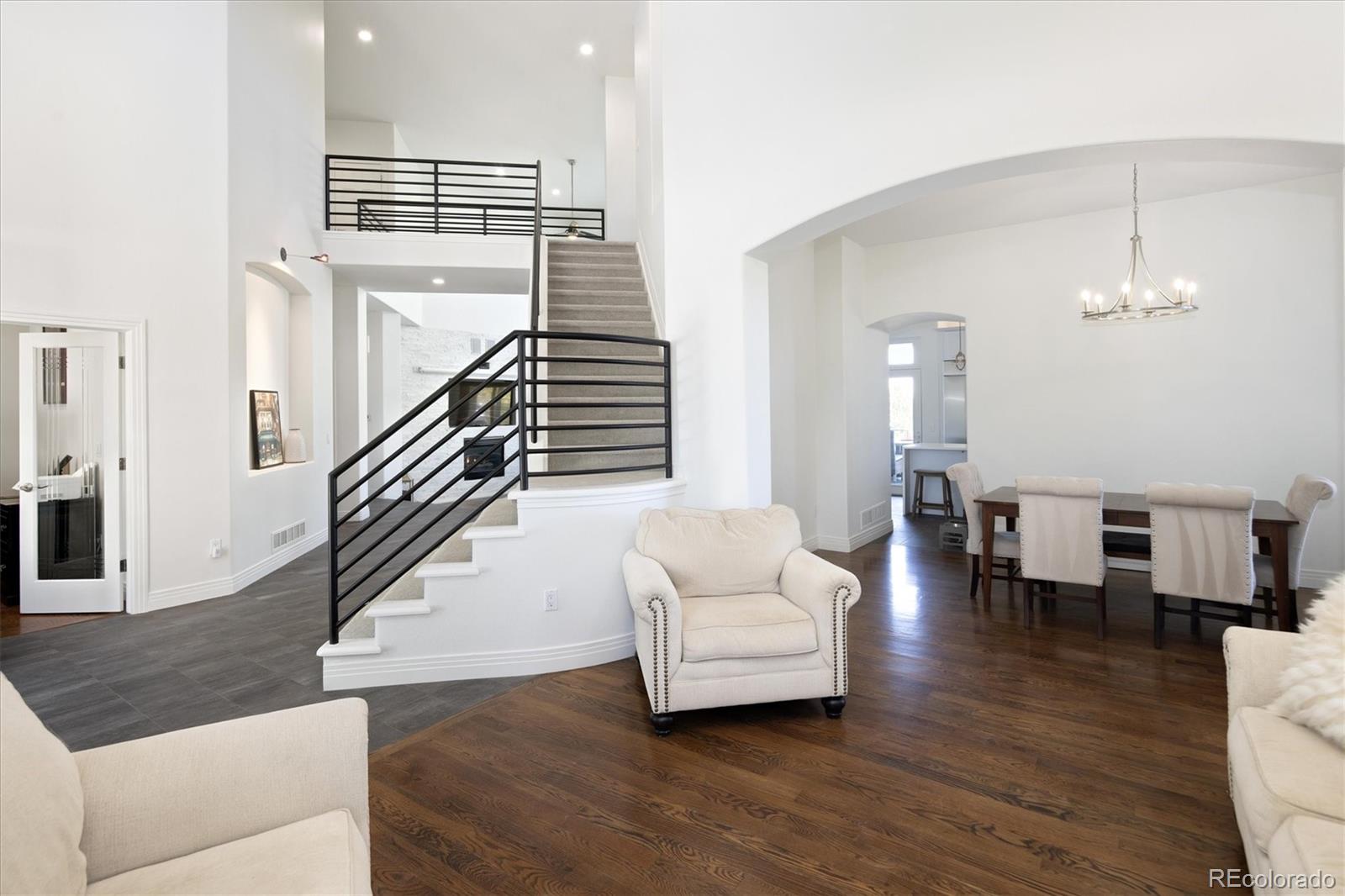 10008 Oak Tree Court