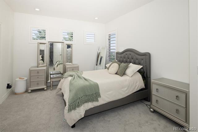 10008 Oak Tree Court