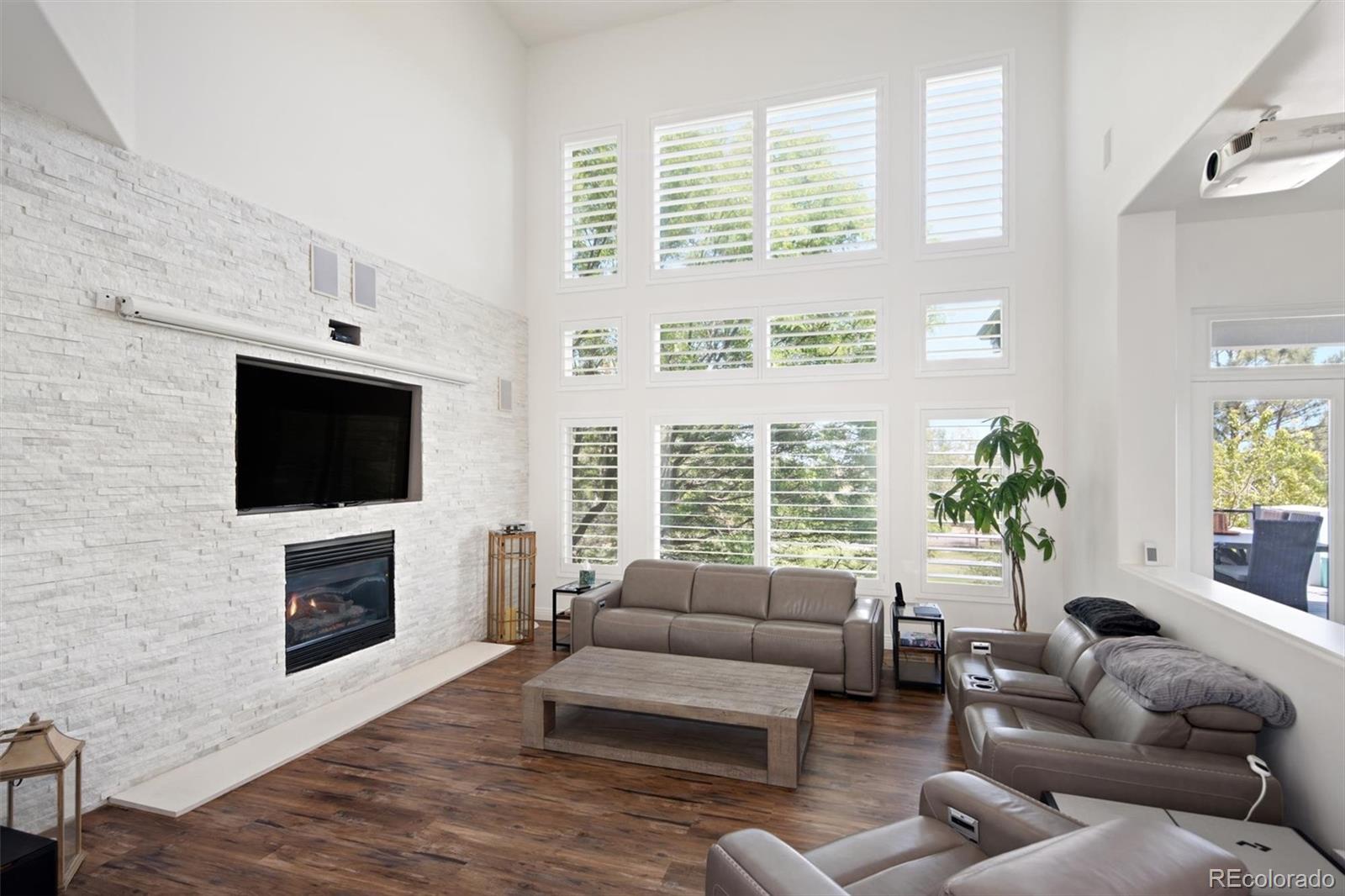 10008 Oak Tree Court