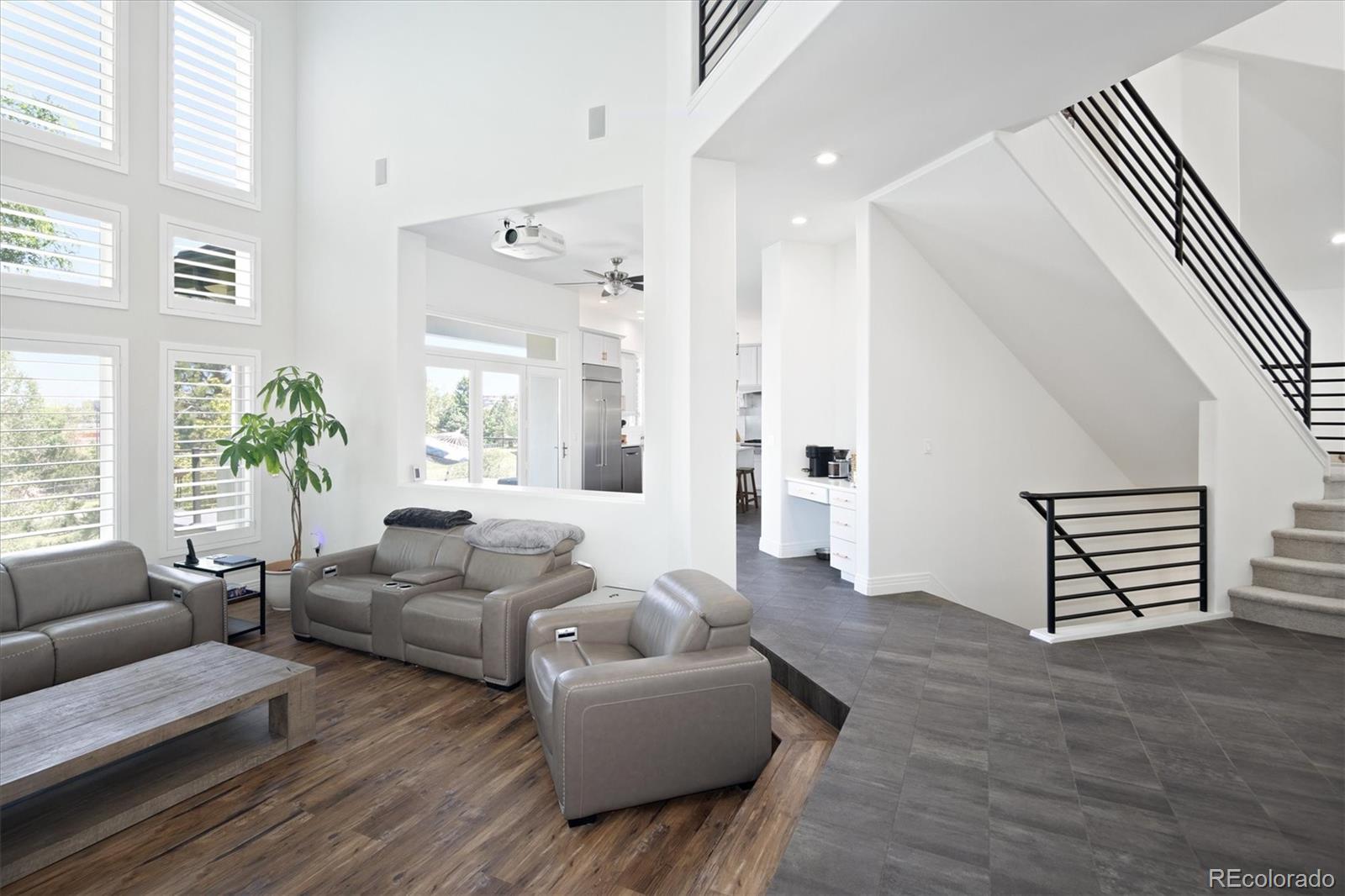 10008 Oak Tree Court