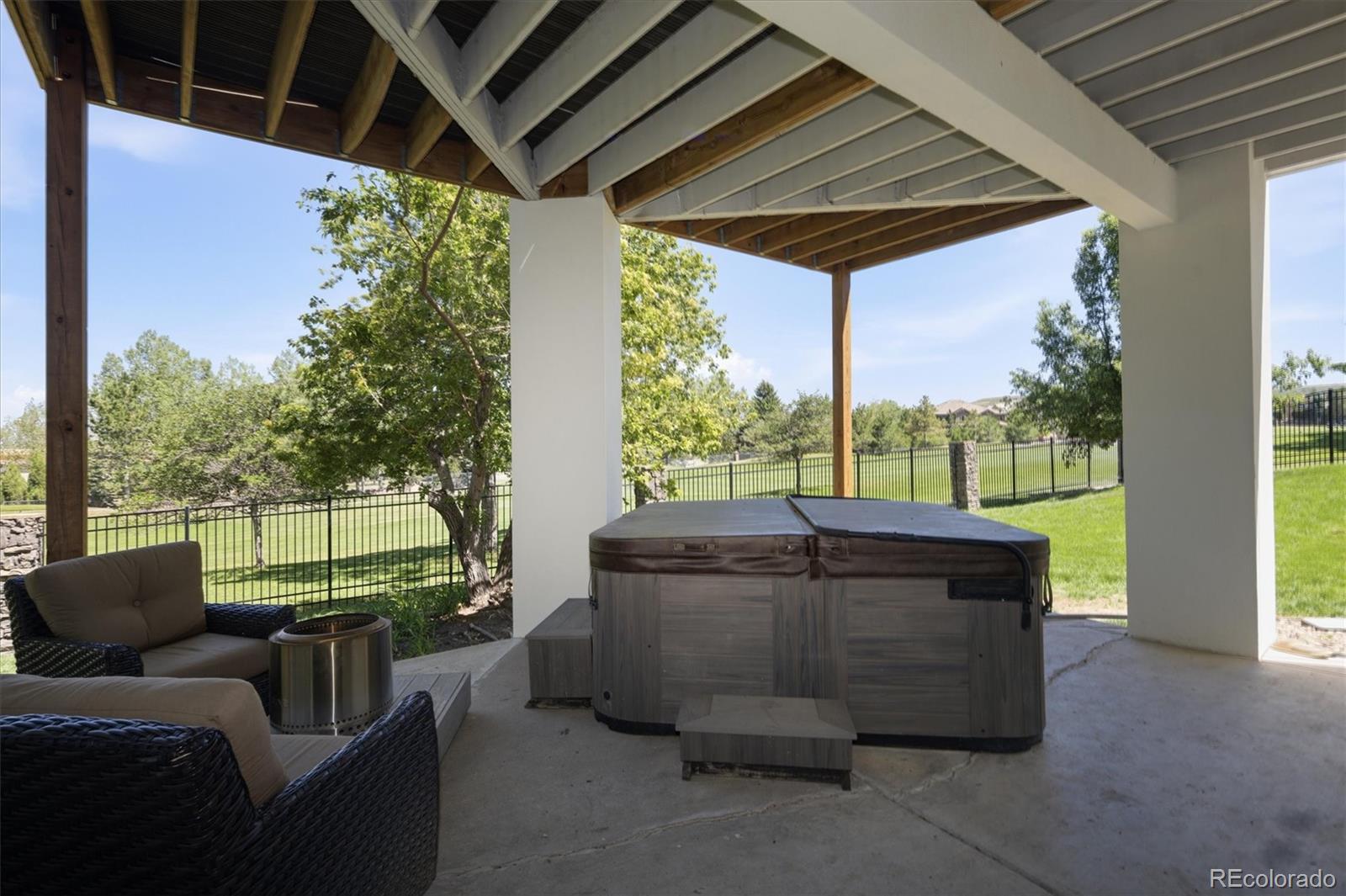 10008 Oak Tree Court