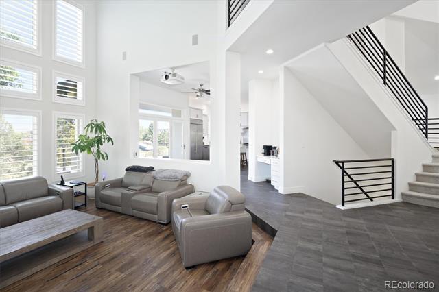 10008 Oak Tree Court