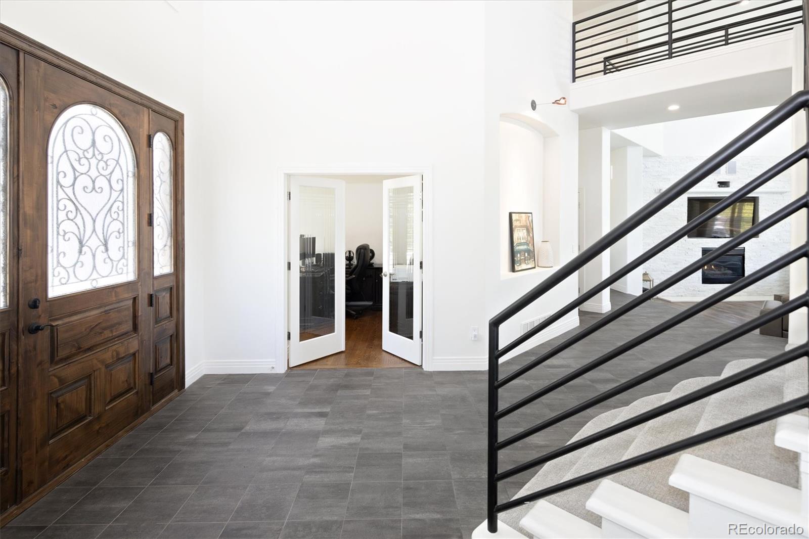 10008 Oak Tree Court