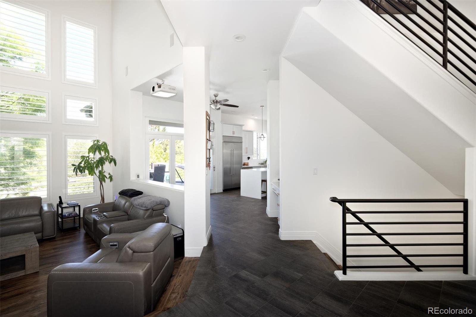10008 Oak Tree Court