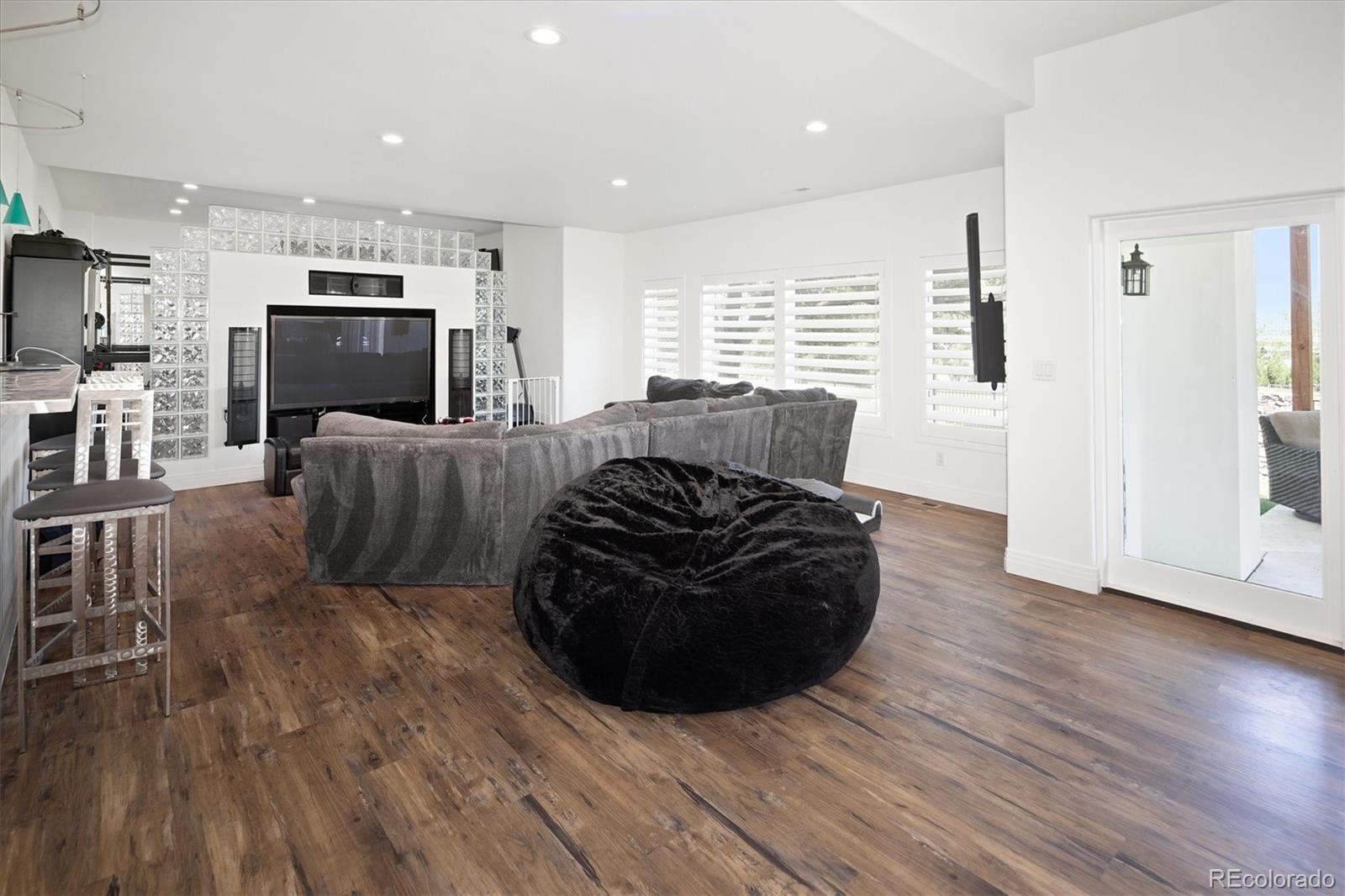 10008 Oak Tree Court