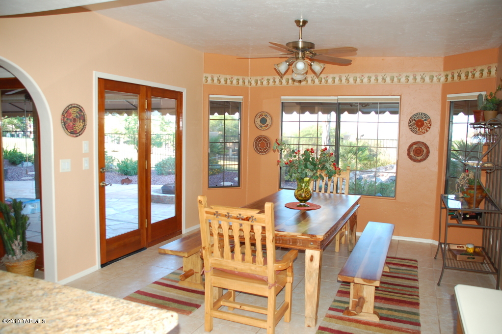 10679 N La Quinta