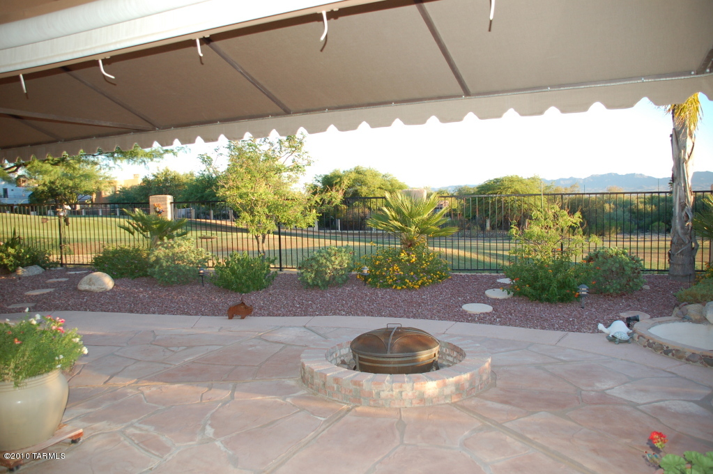 10679 N La Quinta