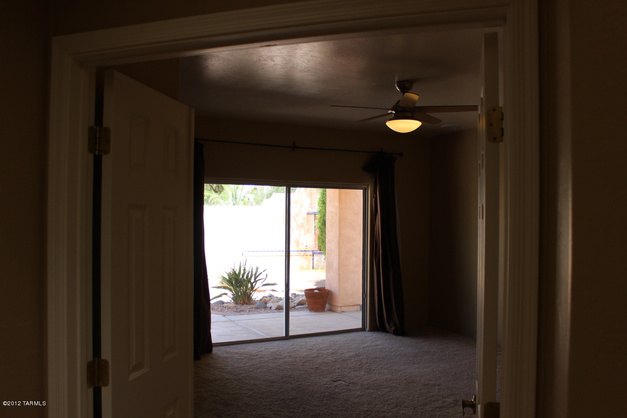 6577 N Shadow Run Drive