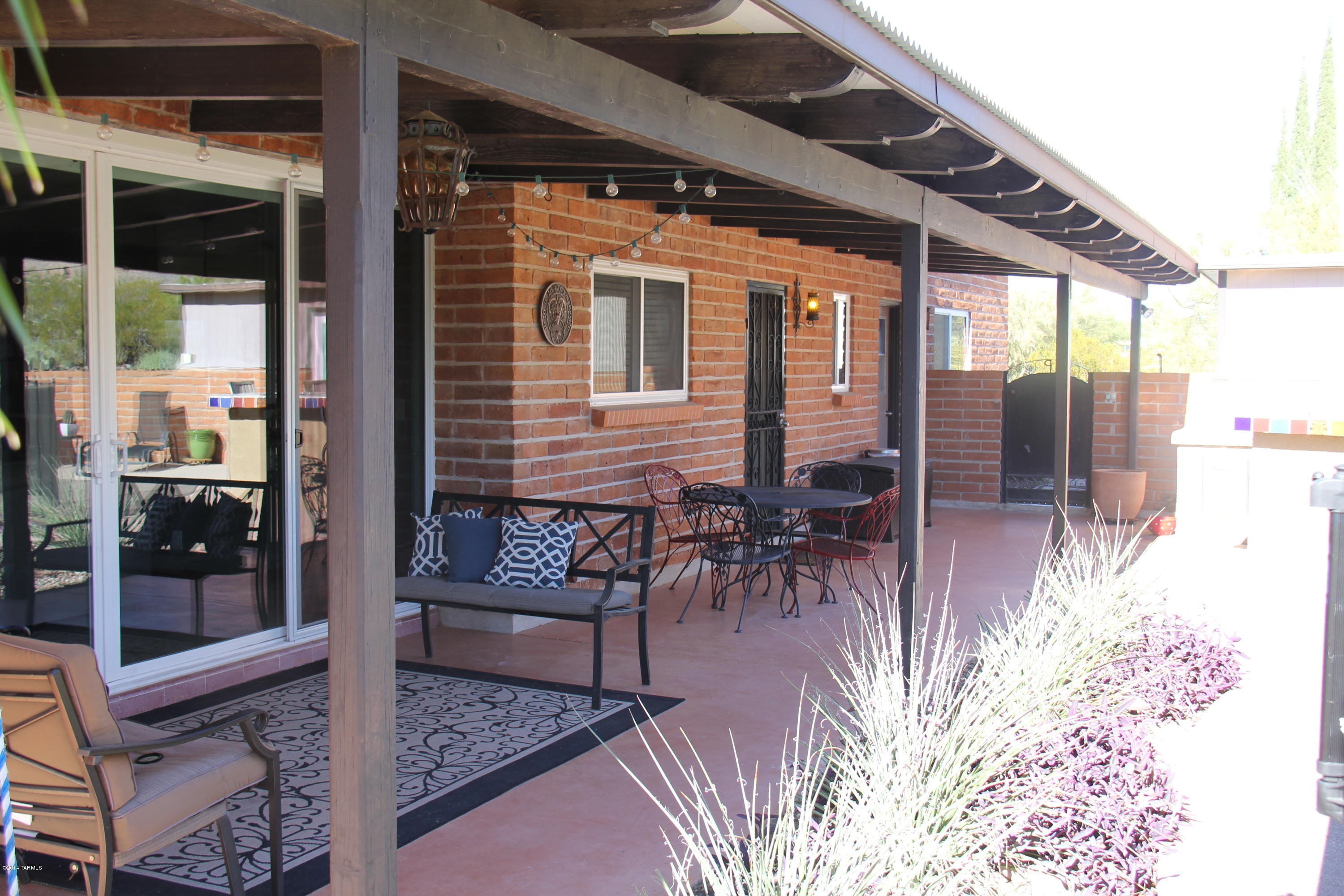 6530 N Camino Padre Isidoro