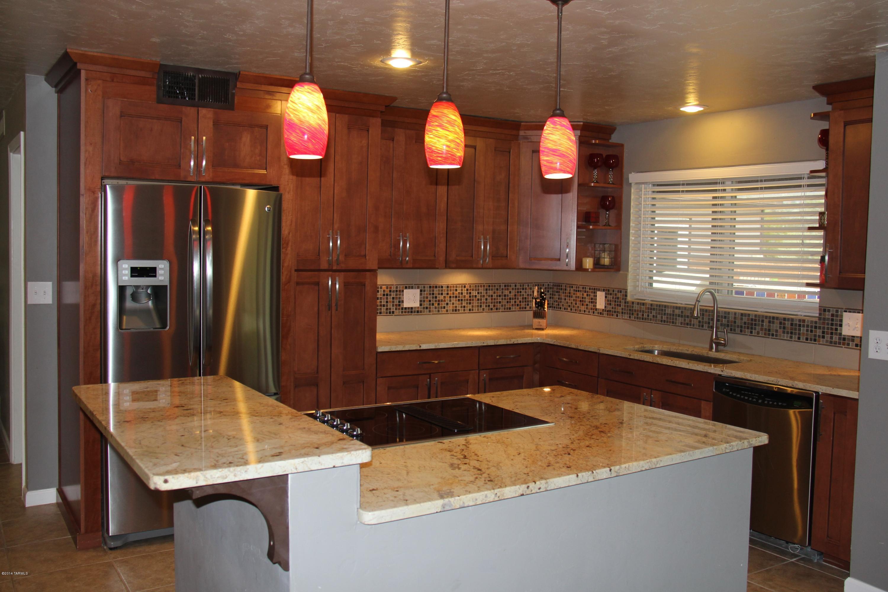 6530 N Camino Padre Isidoro