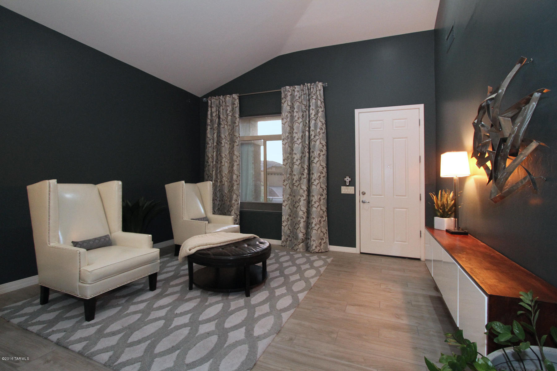 8436 N Gaetano Loop