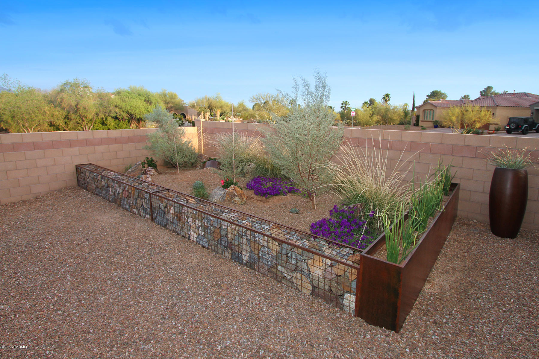 8436 N Gaetano Loop
