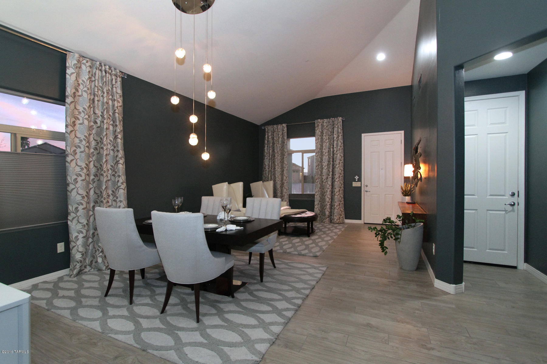 8436 N Gaetano Loop
