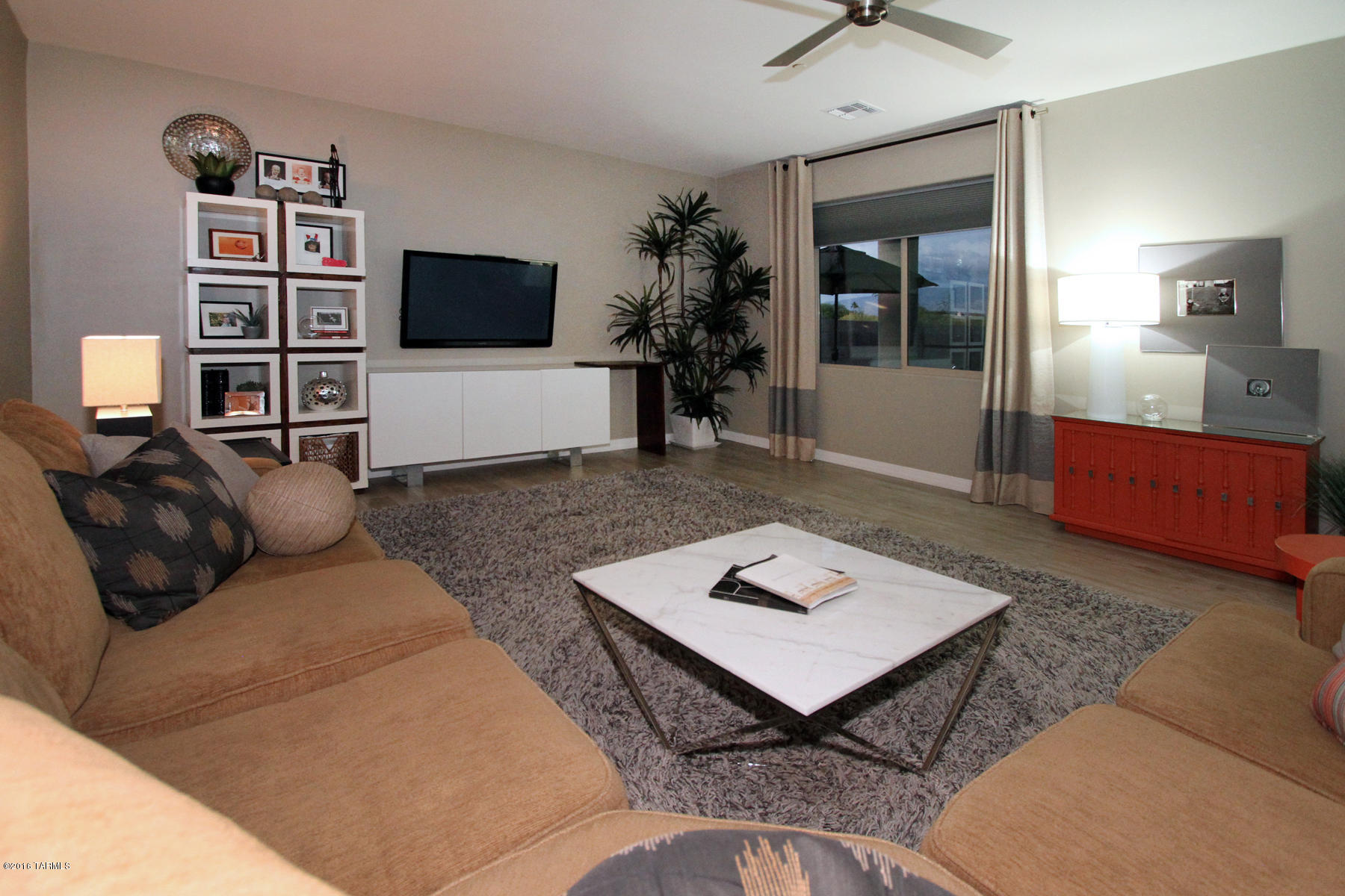 8436 N Gaetano Loop