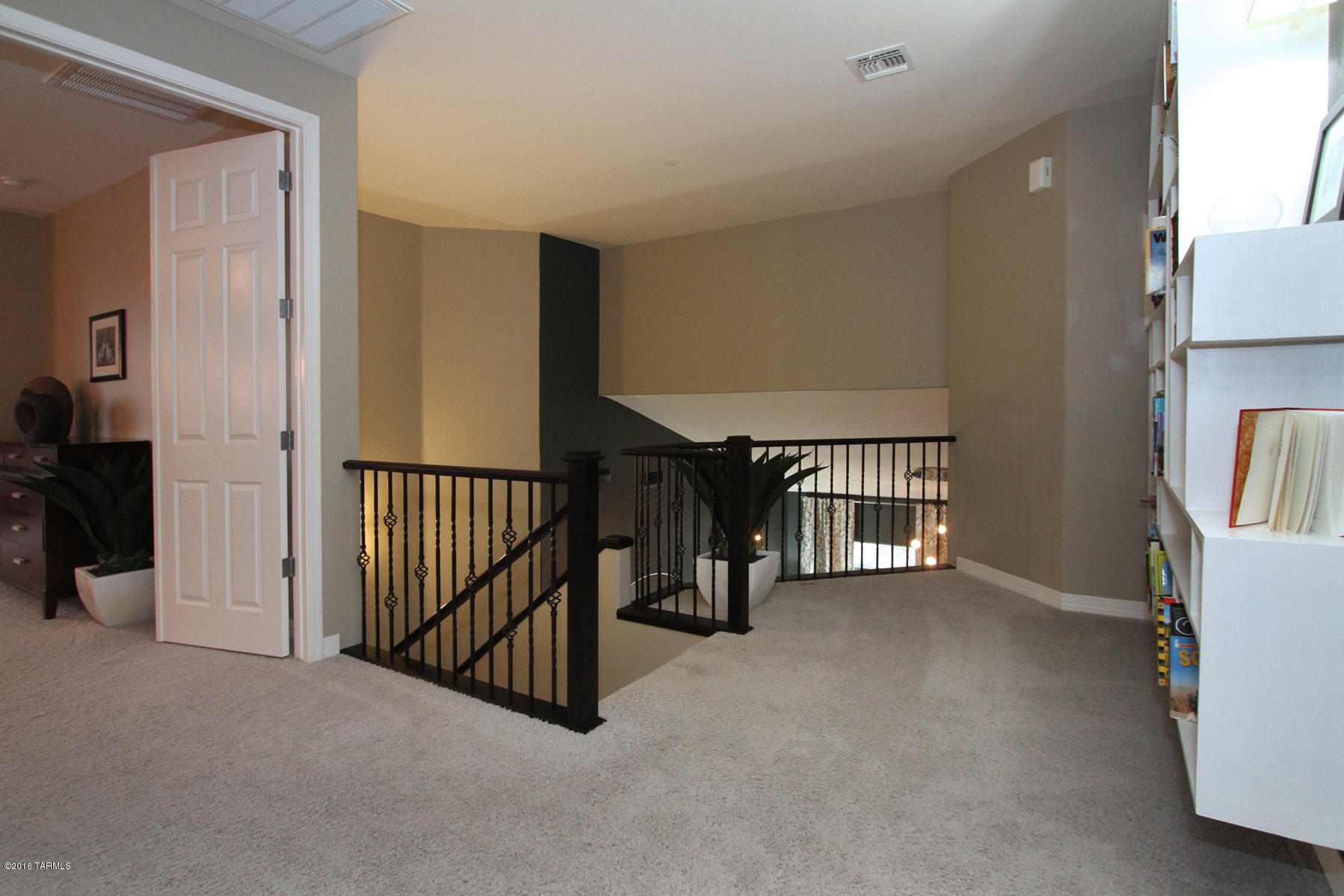 8436 N Gaetano Loop