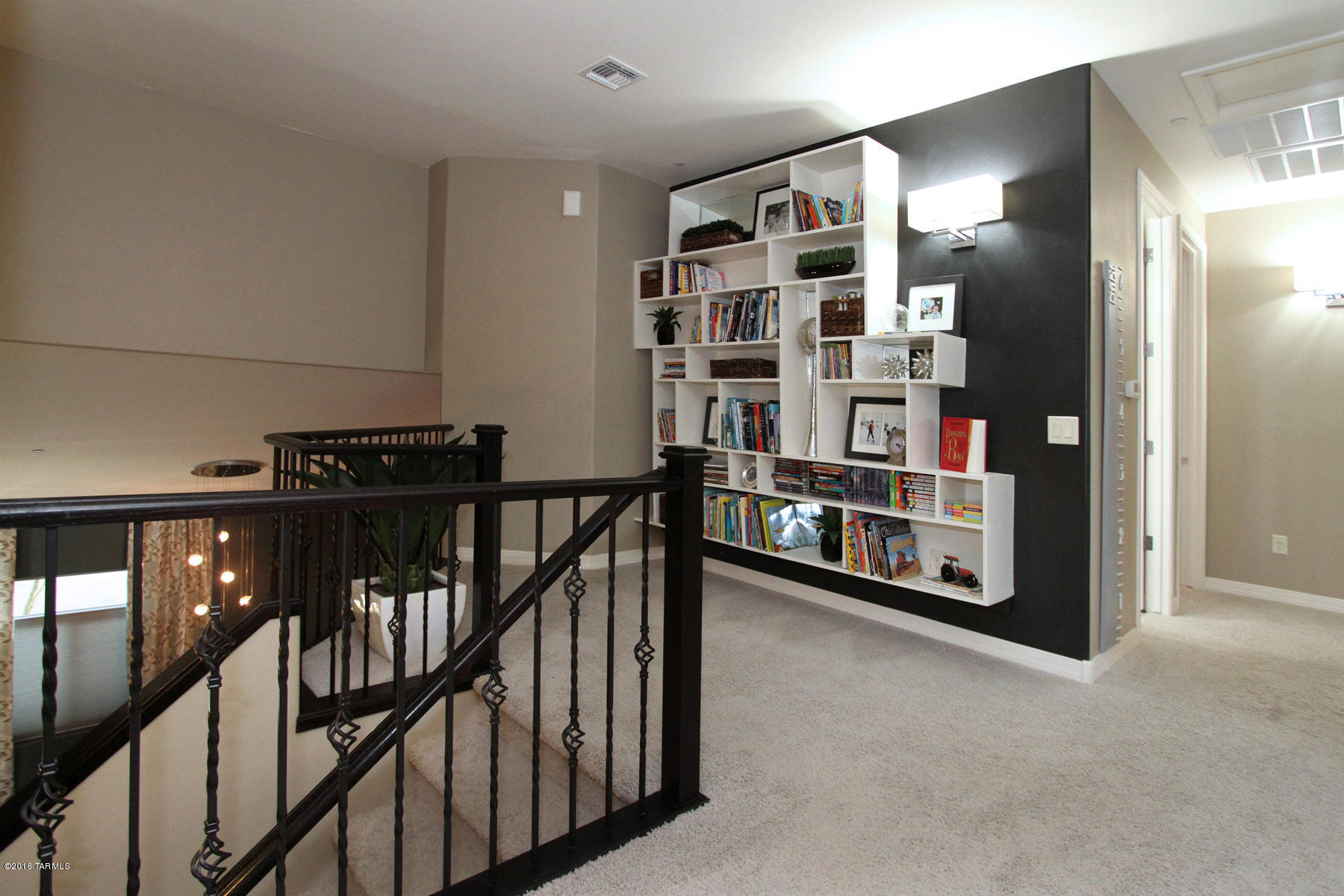 8436 N Gaetano Loop