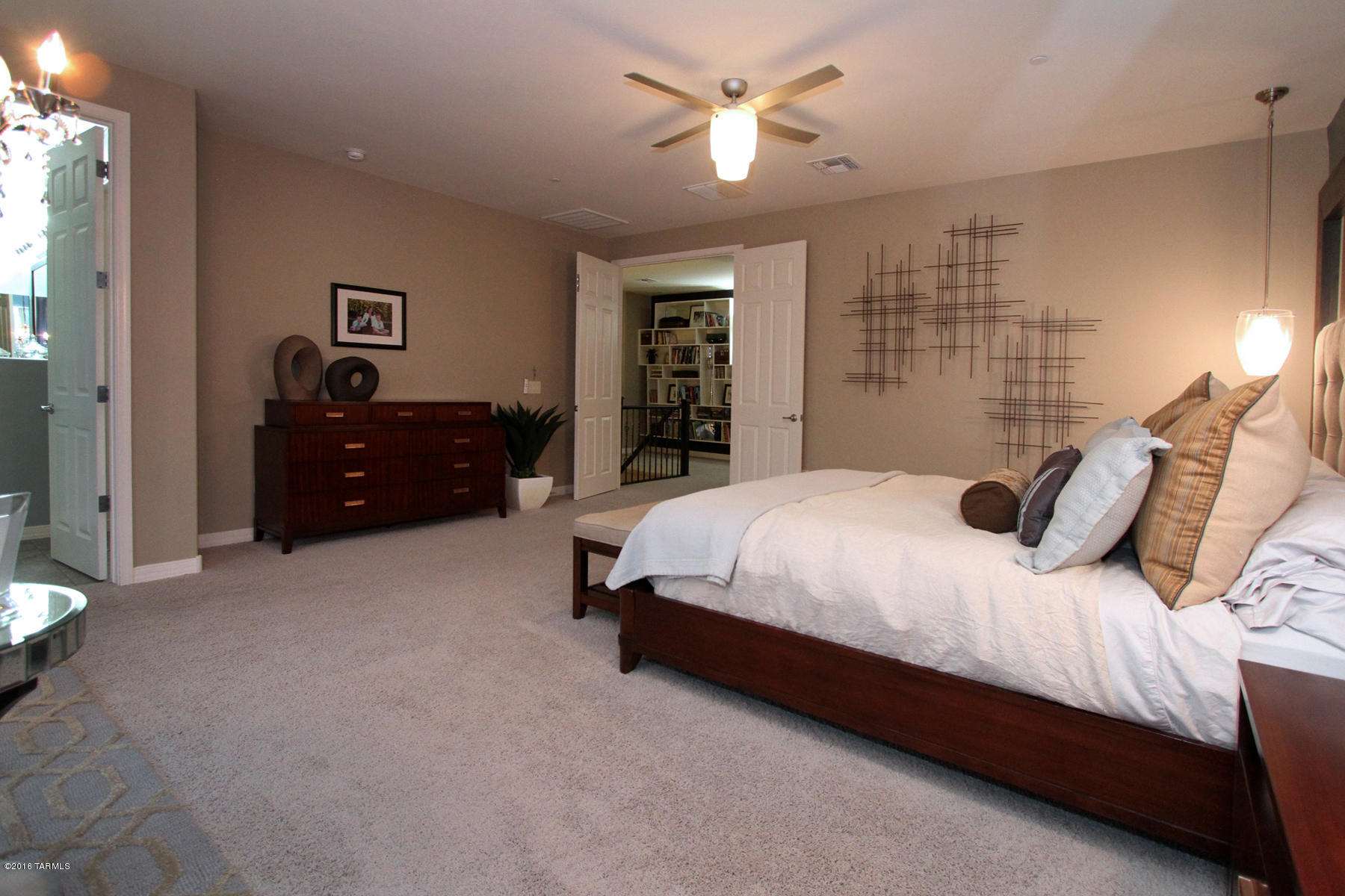8436 N Gaetano Loop