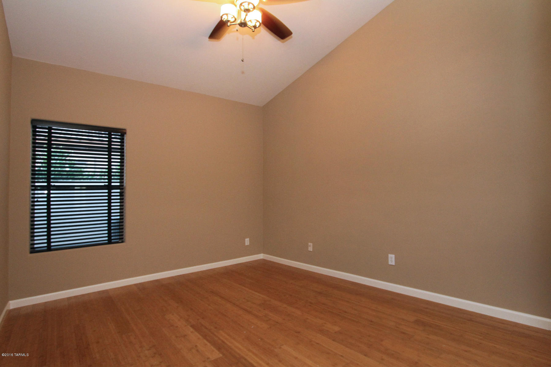 39304 S Mountain Shadow Drive