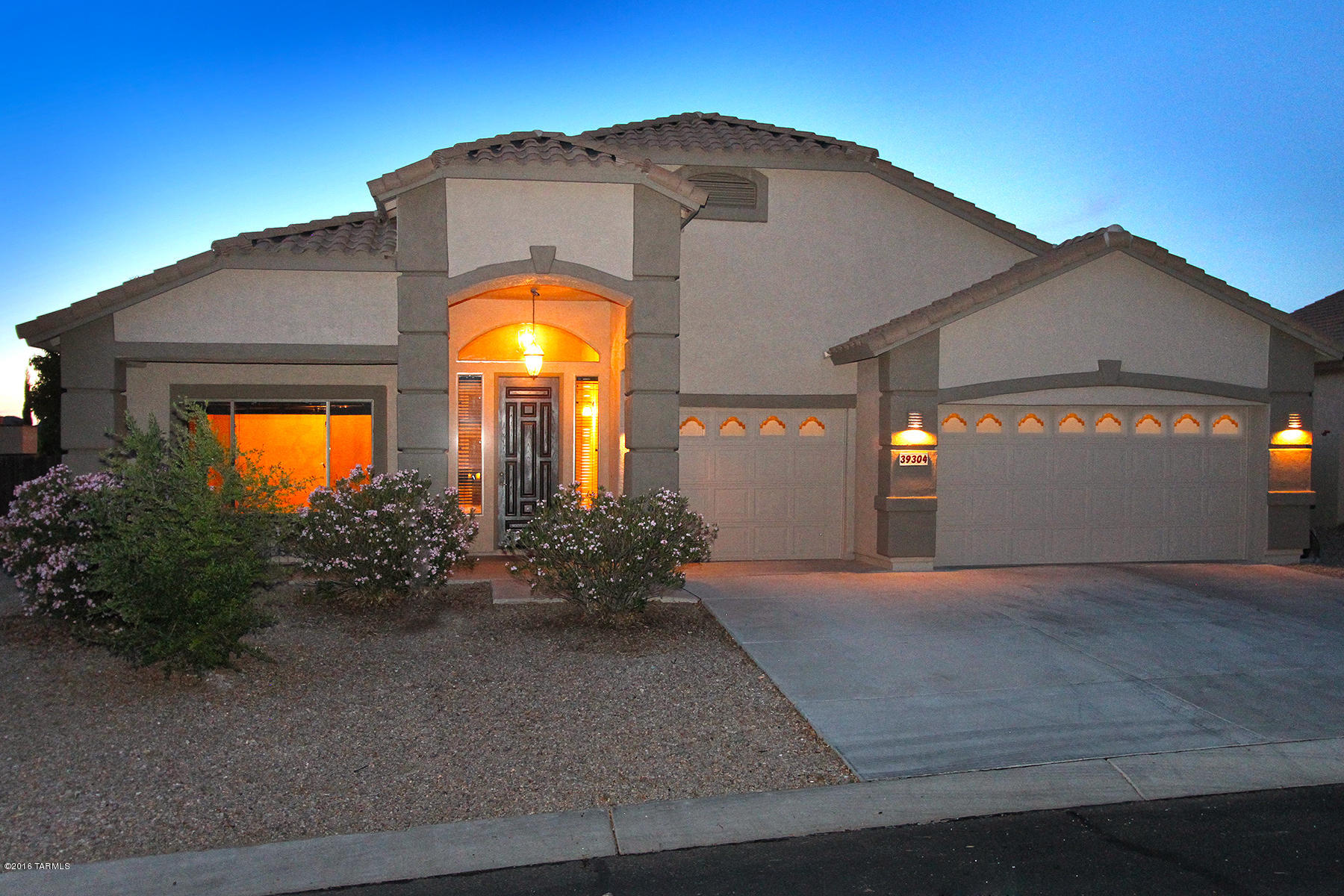 39304 S Mountain Shadow Drive