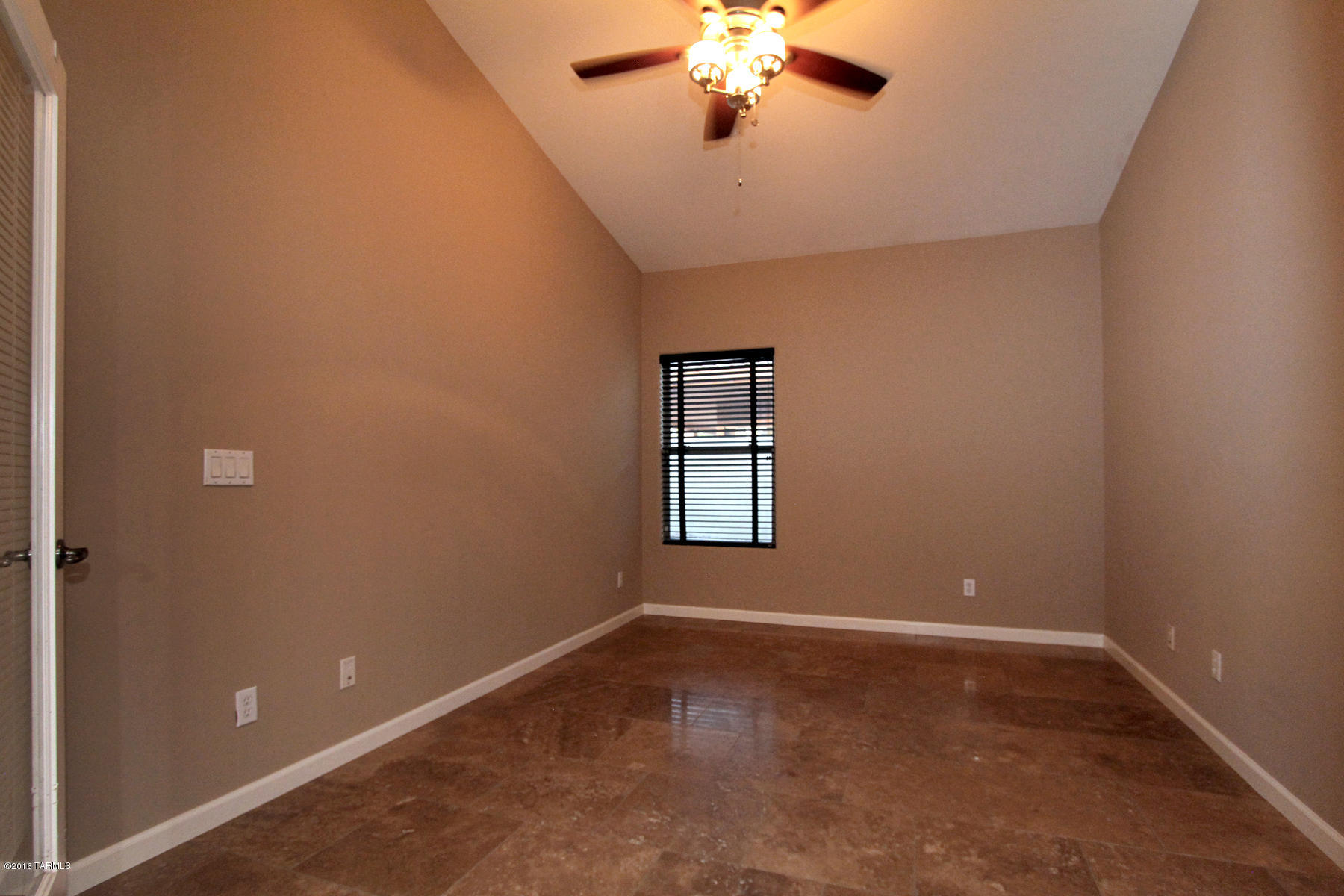 39304 S Mountain Shadow Drive