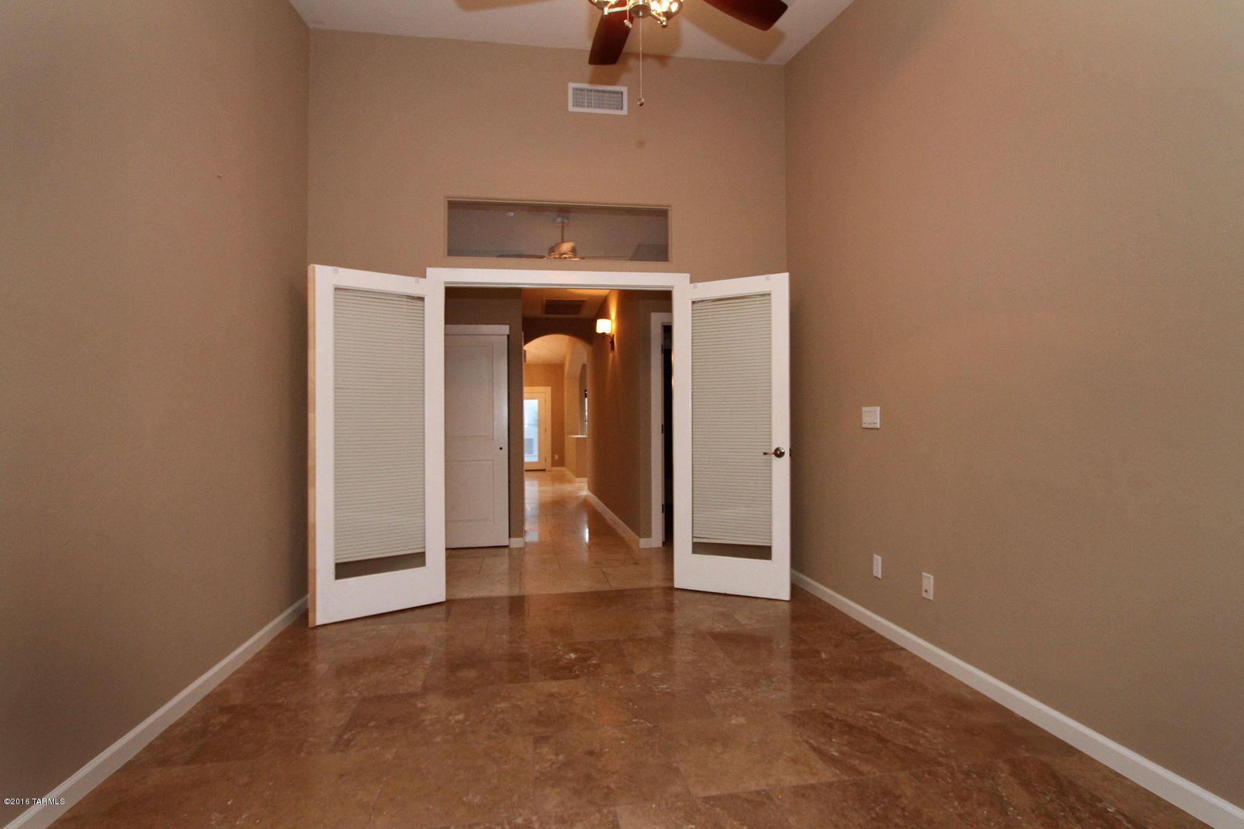 39304 S Mountain Shadow Drive