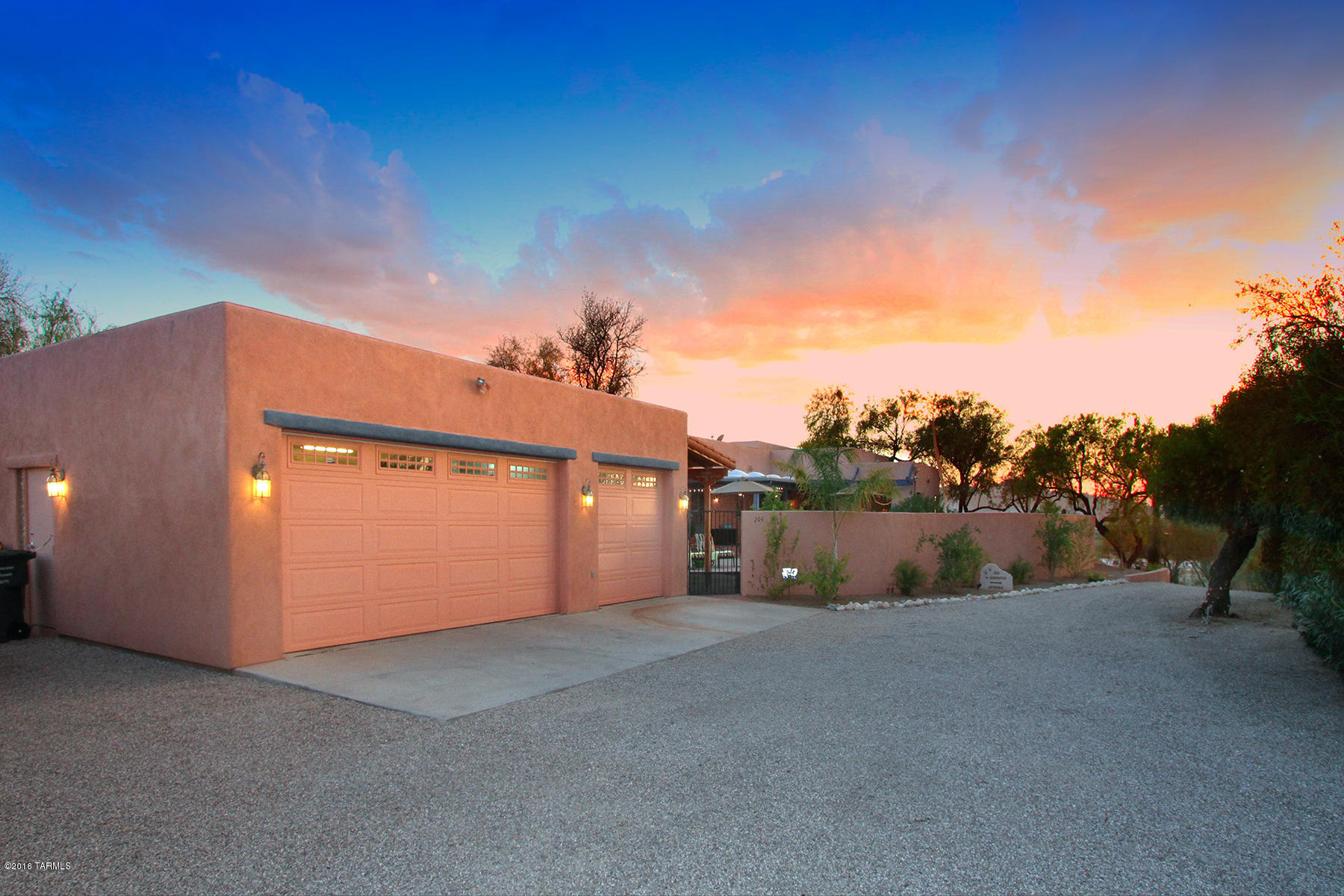 204 W Genematas Drive