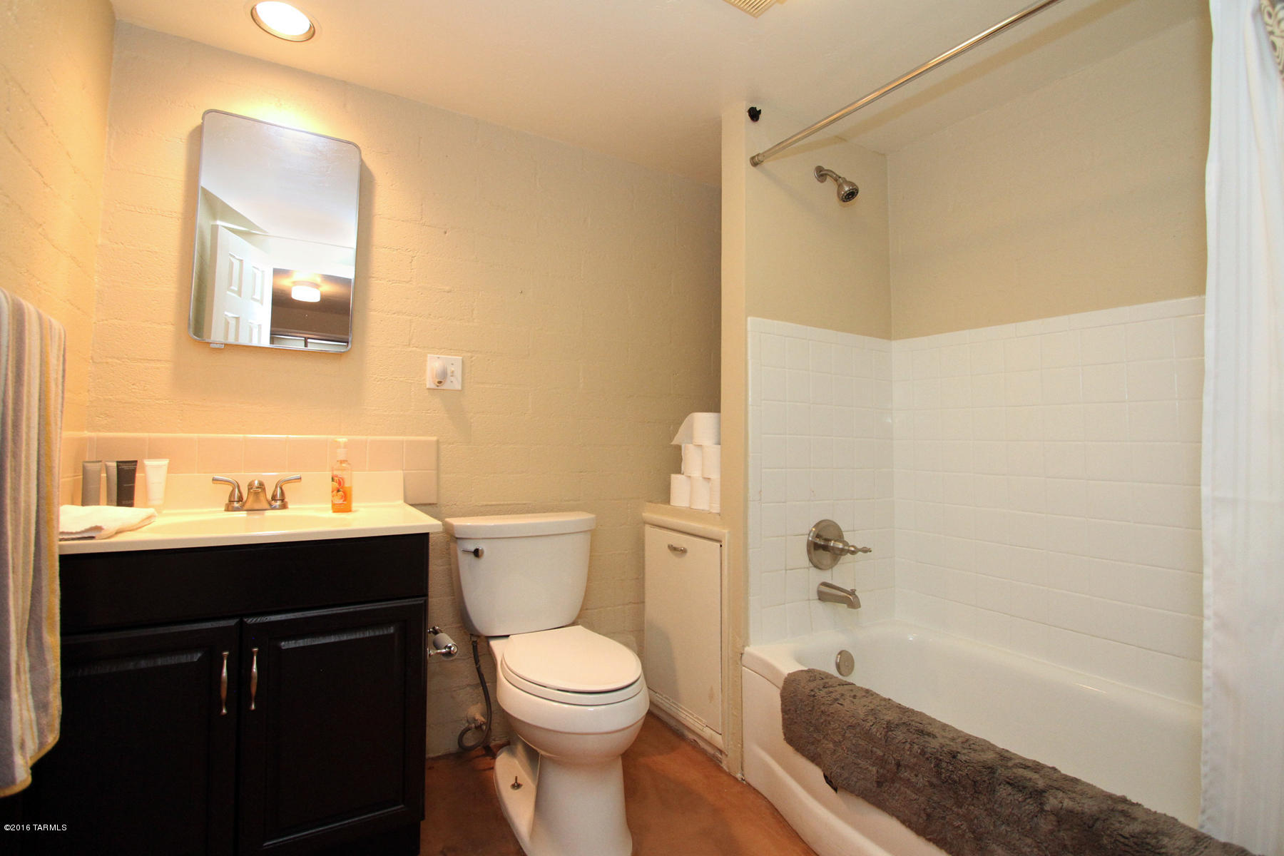 204 W Genematas Drive